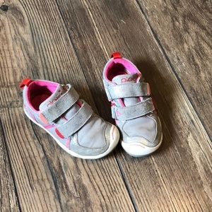 Silver Plae tennis shoes